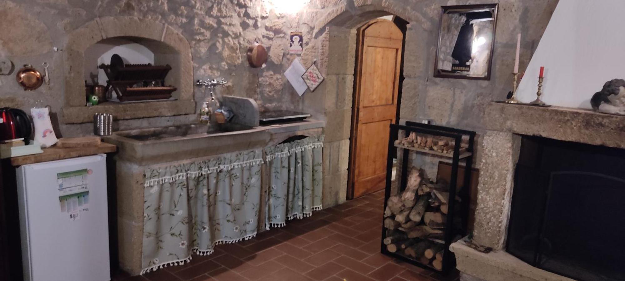 Апартаменты La Chascona Di Farnese Casa Di Tufo Nel Borgo Экстерьер фото